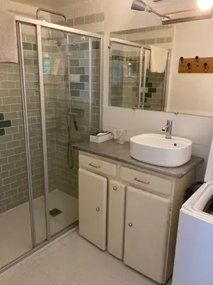 Salle de bains dans l'établissement Un gîte à Forges