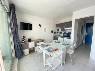 Cuisine ou kitchenette dans l'établissement Paisible cocon proche plage - piscine - parking