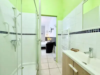 Salle de bains dans l'établissement 1773 - Le Logis de la source