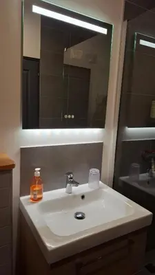 Salle de bains dans l'établissement Gite de charme, proche du futuroscope