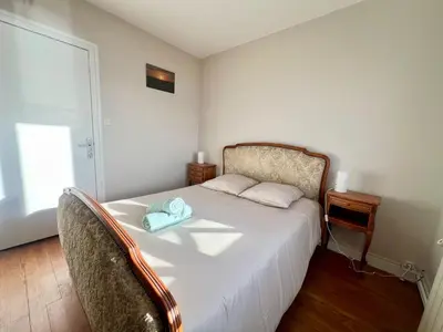 Un ou plusieurs lits dans un hébergement de l'établissement Maison face à mer Châtelaillon-Plage - Vue sur la mer - Parking GRATUIT
