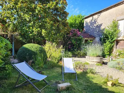 Jardin de l'établissement Une nuit à la Clouère