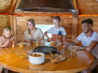Clients de l'établissement Maison avec terrasse pour 6 personnes à Dienné - API-1-52-1329