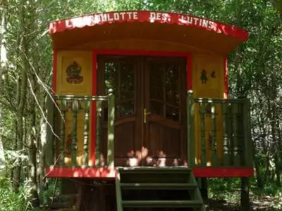 Plan de l'établissement Roulotte confortable avec terrasse pour 4 personnes - API-1-52-1491