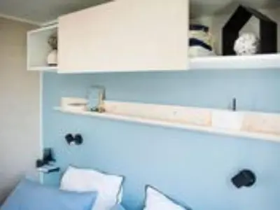 Plan de l'établissement Mobil-home 24m² avec Terrasse - 2 Chambres, 6 Pers. - API-1-52-1633