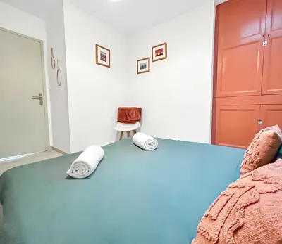 Un ou plusieurs lits dans un hébergement de l'établissement Appartement moderne et lumineux en centre-ville
