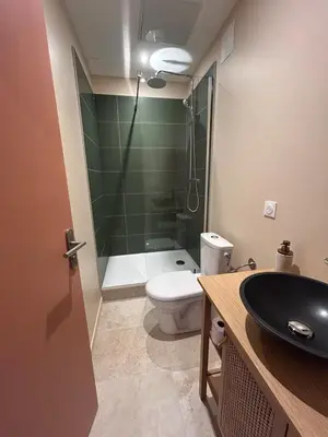 Salle de bains dans l'établissement Escales patrimoniales en cœur de ville