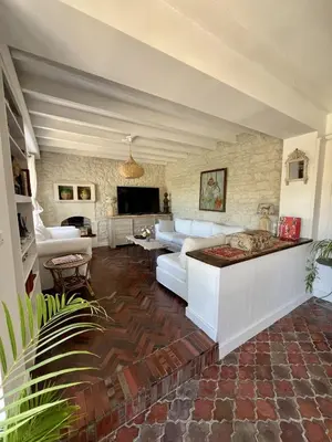 Coin salon dans l'établissement La Providence Elegant 5 bedroom stone house with private pool