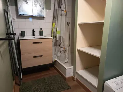 Salle de bains dans l'établissement Studio T1 NIORT proche MAIF et Pôle Universitaire