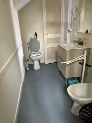 Salle de bains dans l'établissement Chez Elie