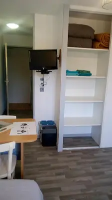 Télévision ou salle de divertissement dans l'établissement Les Clés Nature Studio 42