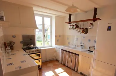 Cuisine ou kitchenette dans l'établissement Mortafond-L'Échappée Douce, Charming Rural Retreat