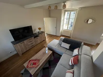 Télévision ou salle de divertissement dans l'établissement PARTHENAY, Maison 3 chambres, 8 voyageurs
