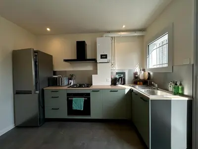 Cuisine ou kitchenette dans l'établissement PARTHENAY, Maison 3 chambres, 8 voyageurs