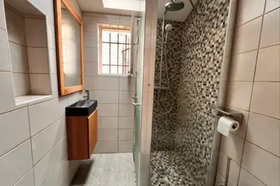 Salle de bains dans l'établissement Bel appartement au coeur de La Rochelle