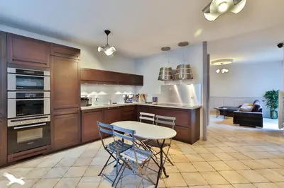 Cuisine ou kitchenette dans l'établissement La Jean Monnet #5 chambres #Parking à proximité