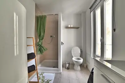 Salle de bains dans l'établissement Ave César - Appartement Gallo-Romain en Hypercentre, Fibre, Tv 4K