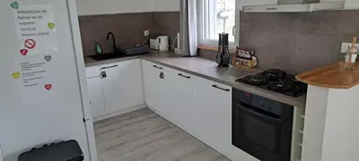 Cuisine ou kitchenette dans l'établissement Gîte du Chemin vert