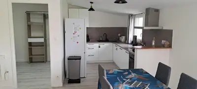 Cuisine ou kitchenette dans l'établissement Gîte du Chemin vert