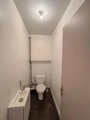 Salle de bains dans l'établissement Appartement Neuf 4P - Terrasse - Parking