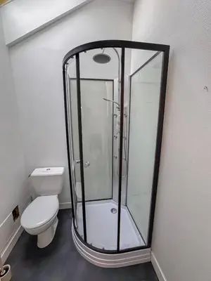 Salle de bains dans l'établissement Studio Neuf Centre - Chambre Séparée - Parking