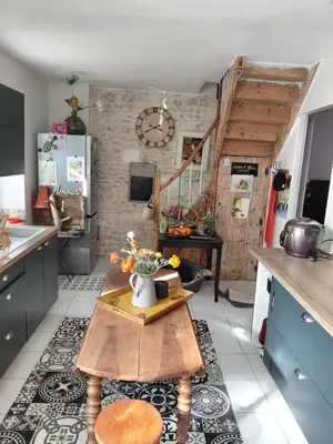 Cuisine ou kitchenette dans l'établissement Petite Maison Fourasine à 5mn des plages et du centre ville