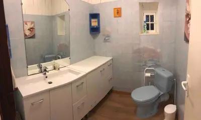 Salle de bains dans l'établissement Logement calme avec parking gratuit - proche Angouleme
