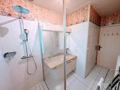 Salle de bains dans l'établissement La VILLA MOUSSE - Maison 4 Ch proche Futuroscope et Aquascope