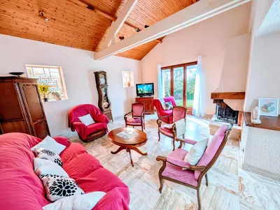 Télévision ou salle de divertissement dans l'établissement La VILLA MOUSSE - Maison 4 Ch proche Futuroscope et Aquascope