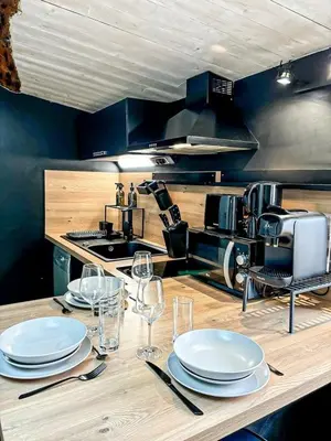 Cuisine ou kitchenette dans l'établissement Saint Nico Admiral 5 min to Port, Train Station
