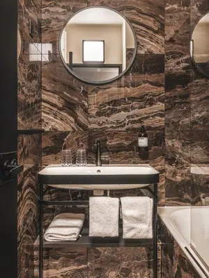 Salle de bains dans l'établissement Maisons du Monde Hôtel & Suites - La Rochelle Vieux Port