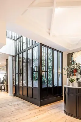 Restaurant ou autre lieu de restauration dans l'établissement Maisons du Monde Hôtel & Suites - La Rochelle Vieux Port