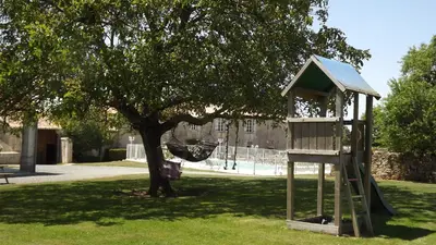 Aire de jeux pour enfants de l'établissement Logis De La Mélissière