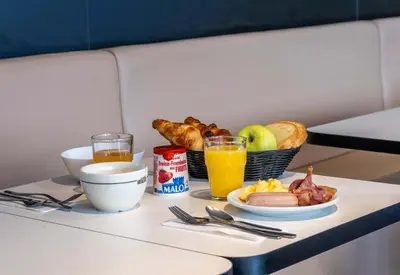 Nourriture dans l'hôtel ou à proximité