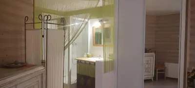 Salle de bains dans l'établissement Gîte cosy, sur jardin, terrasse privée, parking au calme en rdc