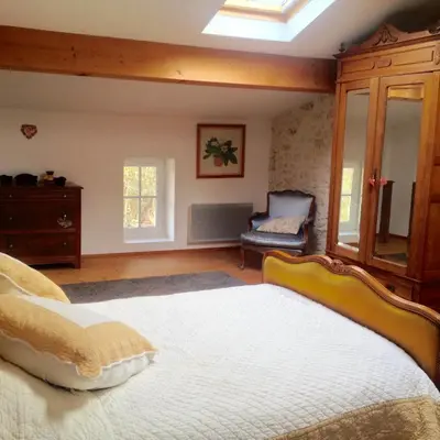 Un ou plusieurs lits dans un hébergement de l'établissement Gite du Calme 3 Star Bed & Breakfast Cognac