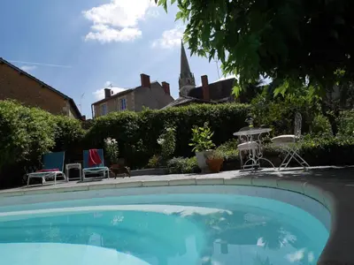 Piscine de l'établissement L'Arbre D'Ange ou située à proximité