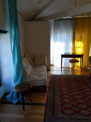 Coin salon dans l'établissement Tour Duguesclin