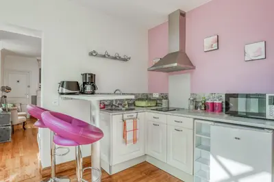 Cuisine ou kitchenette dans l'établissement Jolysable