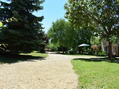 Jardin de l'établissement Holiday Home in Saint-Jean near Loire Castles