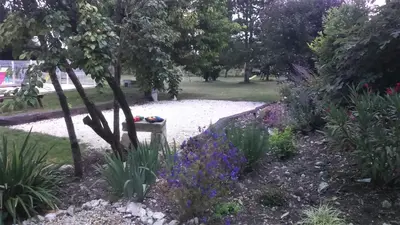 Jardin de l'établissement Les Gîtes du Vigneron et Cd'h