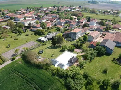 Vue panoramique sur l'établissement Les Gîtes du Vigneron et Cd'h