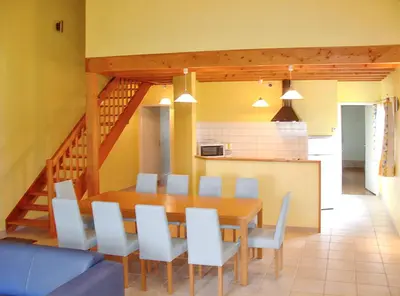 Cuisine ou kitchenette dans l'établissement Maison de charme avec piscine et jardin à Saint-Vincent-la-Châtre