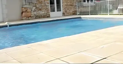 Piscine de l'établissement Maison spacieuse avec piscine partagée à Saint-Vincent-la-Châtre. ou située à proximité
