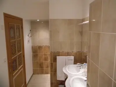 Salle de bains dans l'établissement Le Logis d'ANTIGNY