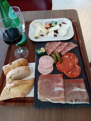 Nourriture dans l'hôtel ou à proximité