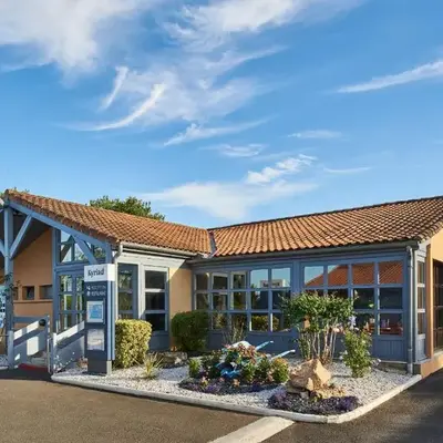 Campanile NATURE - Niort Est La Crèche
