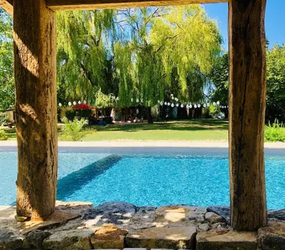 Piscine de l'établissement le gite des 3 saules ou située à proximité