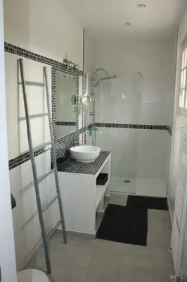 Salle de bains dans l'établissement Charmante maison charentaise 