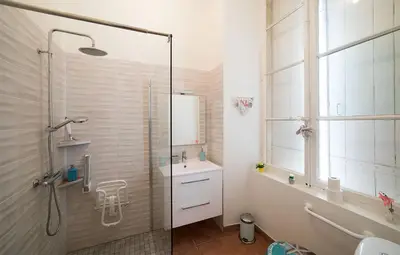 Salle de bains dans l'établissement La Maison De Maitre